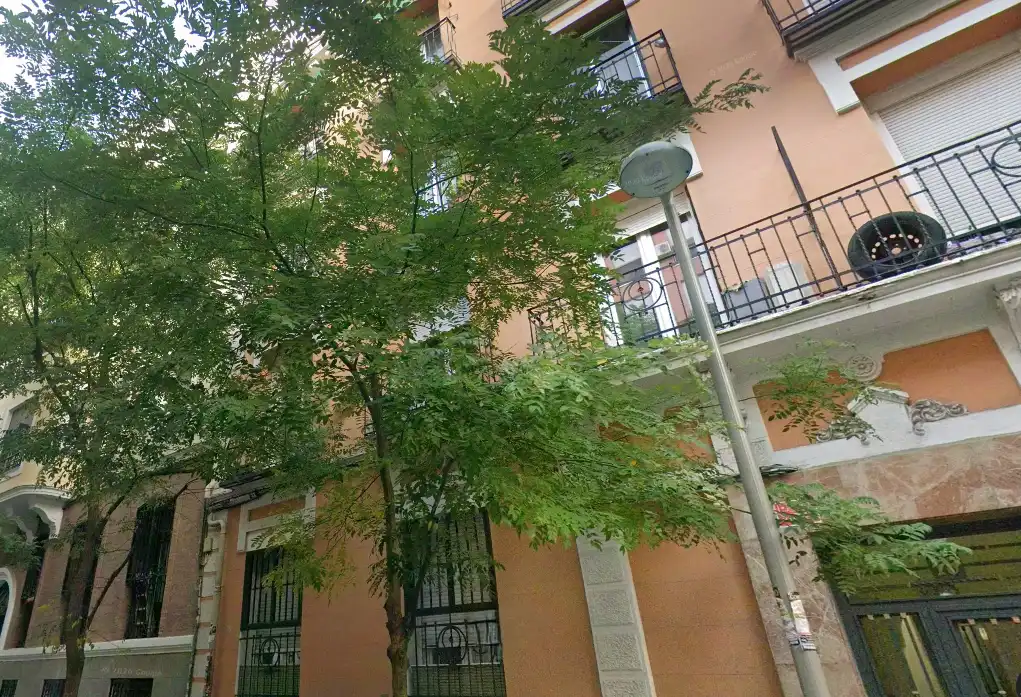 Vista exterior de Piso en venta en Madrid