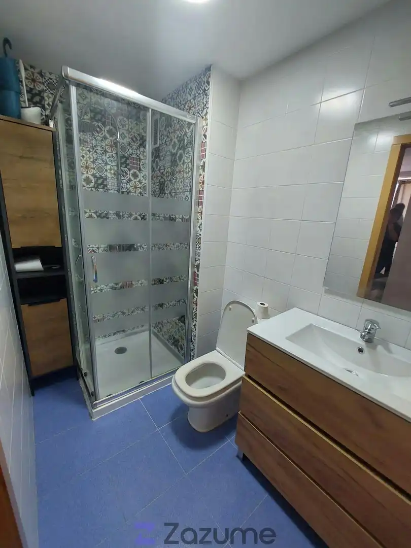 Baño de Piso de alquiler en Pontevedra Capital  con Calefacción, Trastero y Amueblado