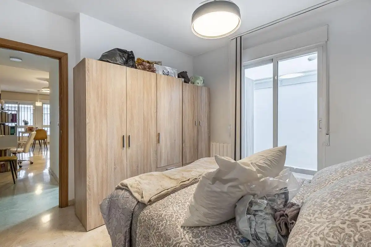 Habitación de Planta baja en venta en Armilla con Aire acondicionado y Amueblado