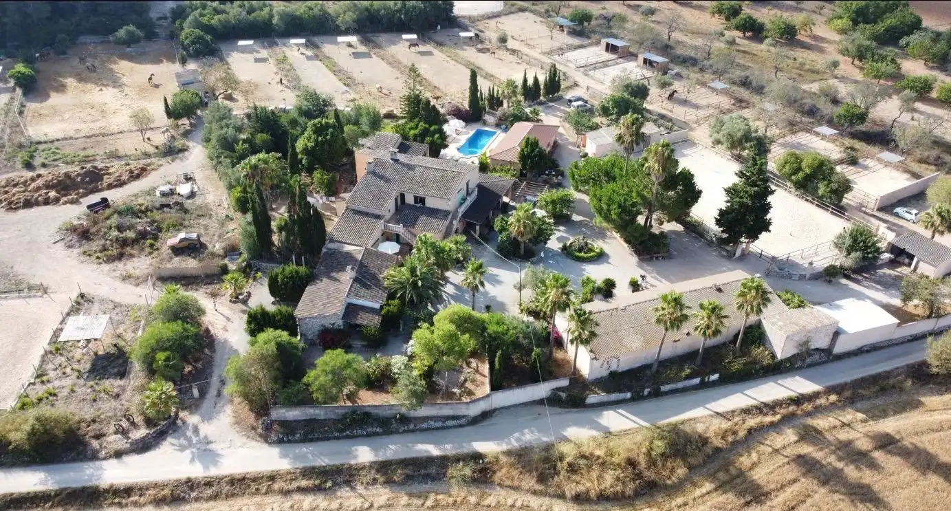 Außenansicht von Country house zum Verkauf in  Palma de Mallorca mit Klimaanlage und Schwimmbad