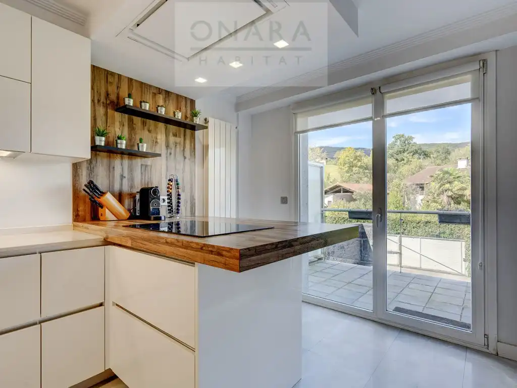 Cocina de Casa adosada en venta en Hondarribia con Jardín privado y Piscina comunitaria