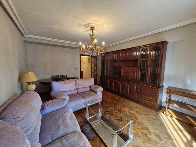 Piso en Venta en Calle Santiago Mirat en Santa Marta de Tormes