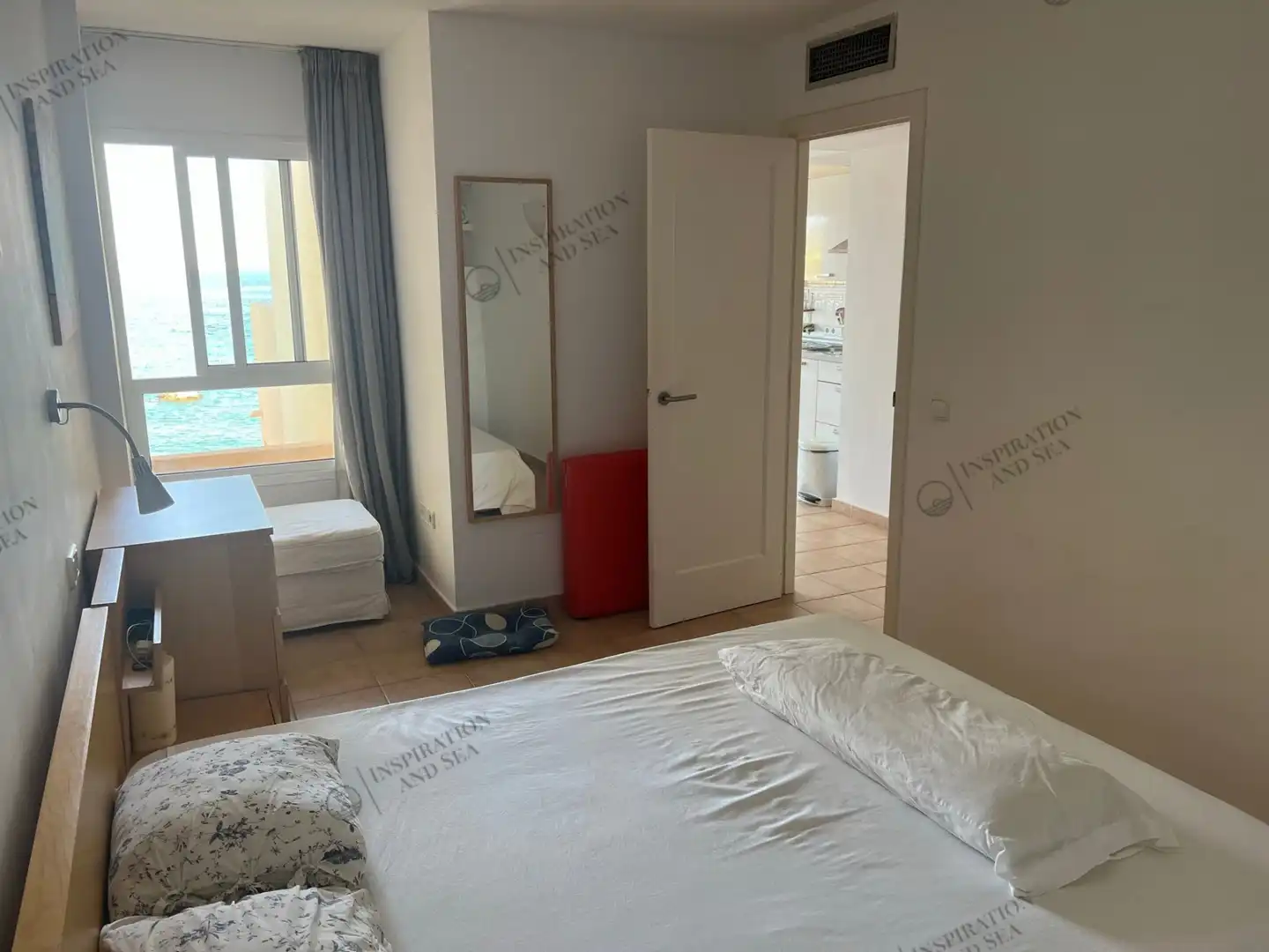 Schlafzimmer von Dachboden zur Miete in Santa Eulària des Riu mit Klimaanlage, Heizung und Terrasse