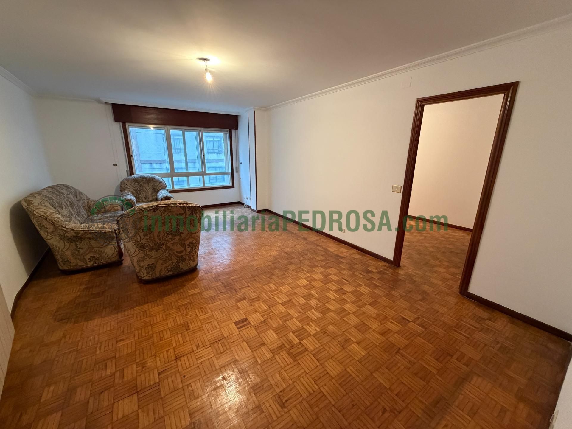 Living room of Flat to rent in Pontevedra Capital   with Heating and Storage room