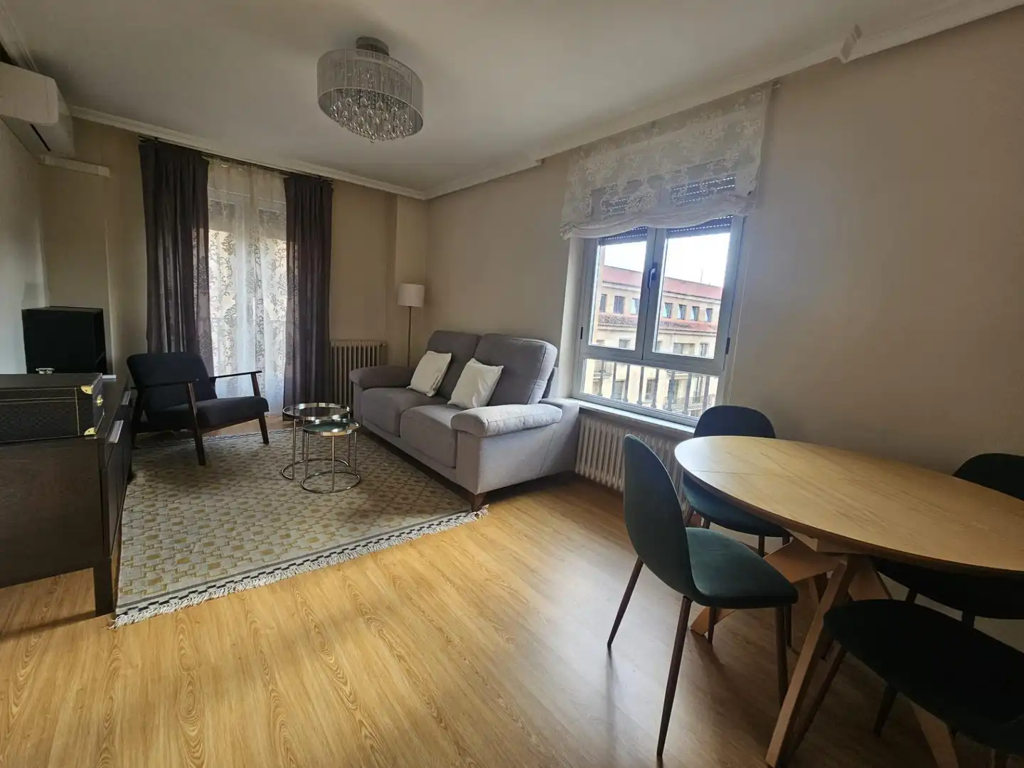 Wohnzimmer von Wohnung zur Miete in Salamanca mit Klimaanlage, Heizung und Abstellraum