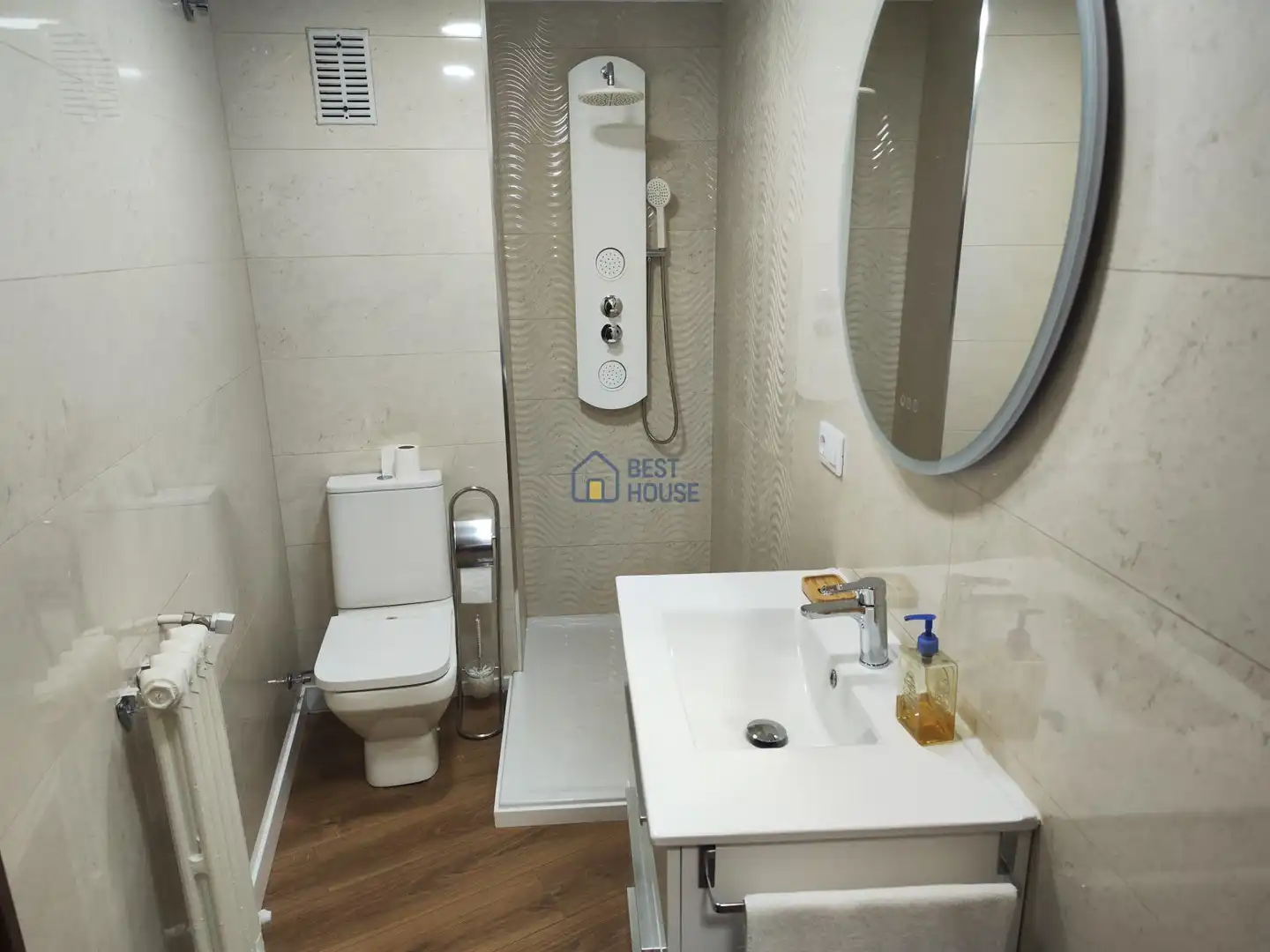 Bathroom of Flat for rent in León Capital   with Heating and Terrace