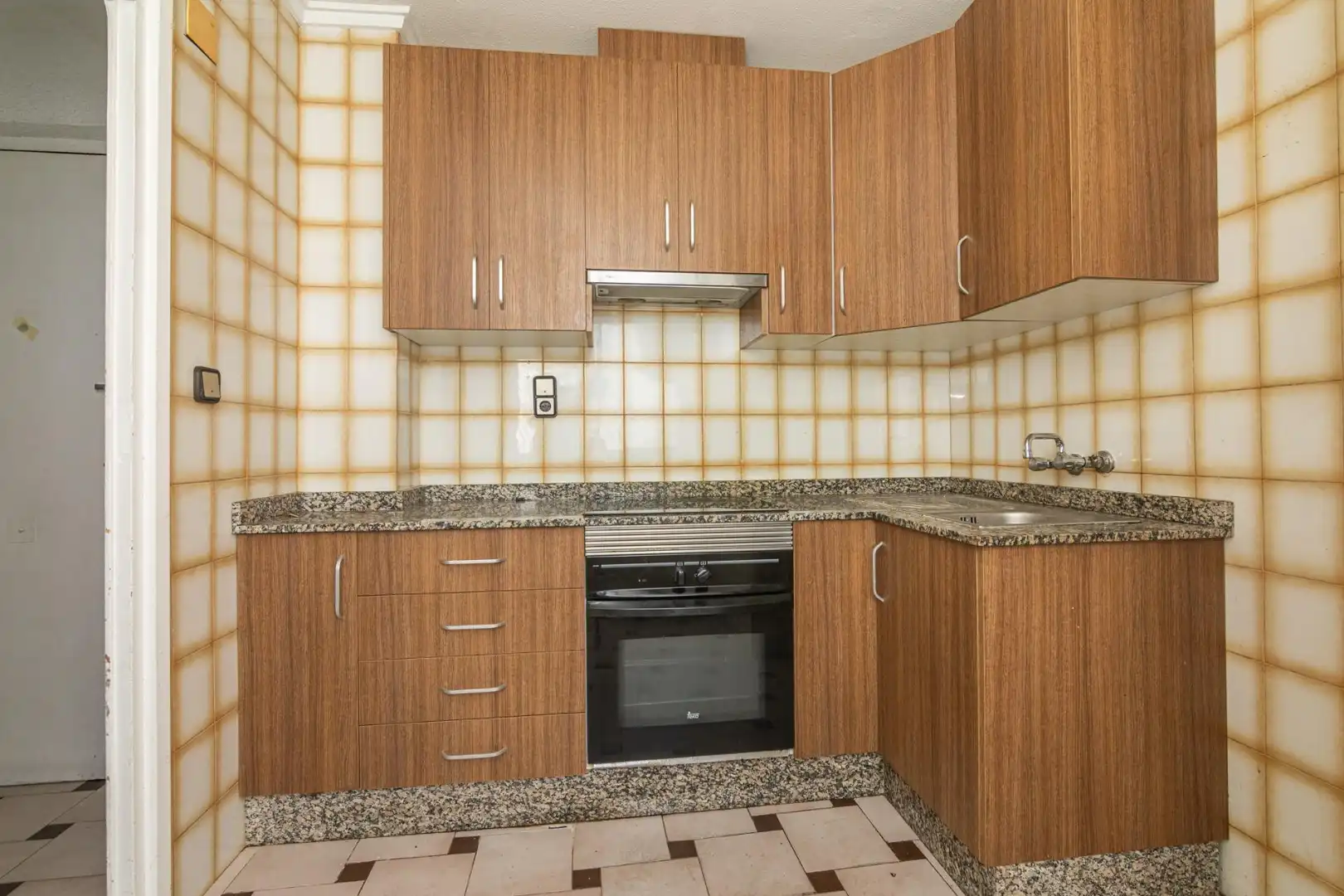 Piso en venta en Carrer Conrado del Campo, Plaza Crevillente - Antiguos Juzgados - El Asilo