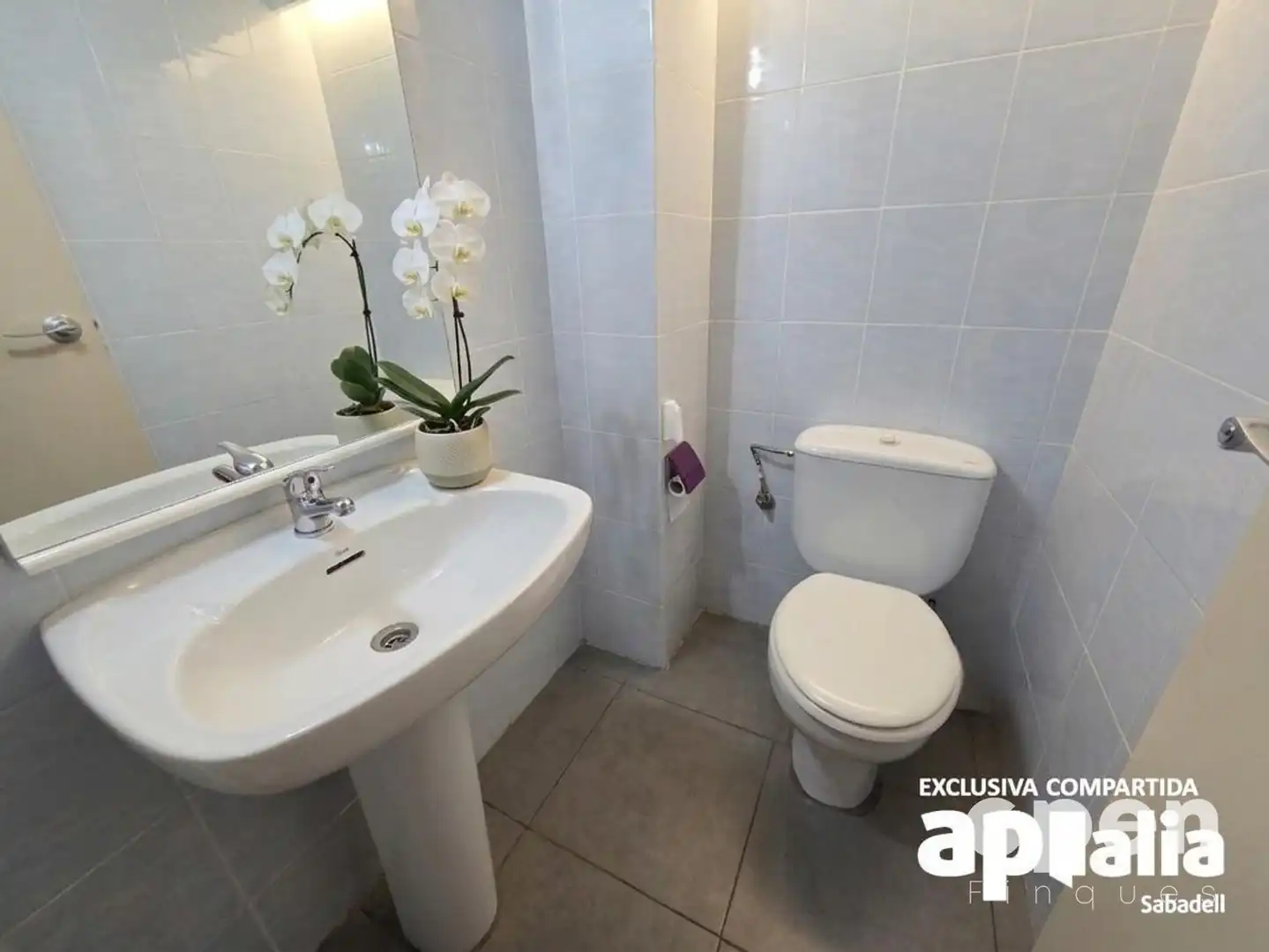 Bathroom of Flat for sale in Castellar del Vallès  with Air Conditioner, Terrace and Balcony