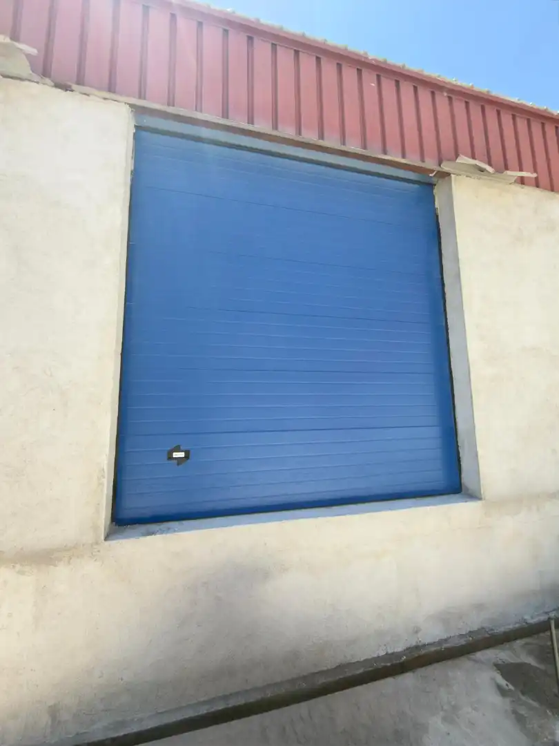 Parkplatz von Fabrikhallen zur Miete in Sentmenat