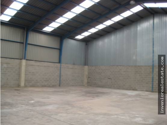 Nave industrial en Alquiler en Llombai