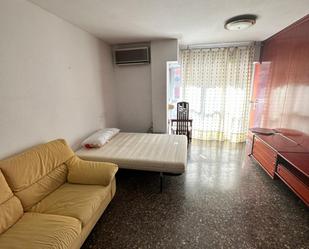 Dormitori de Apartament per a compartir en  Valencia Capital amb Moblat i Forn