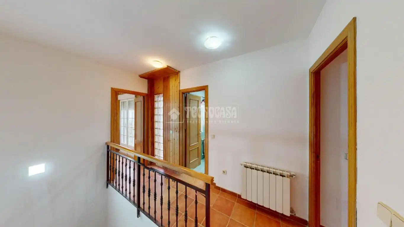 Casa adosada en venda en El Casar