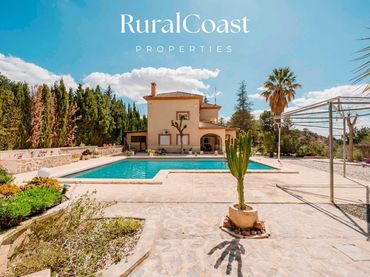 Villa con piscina in vendita a El Barranc