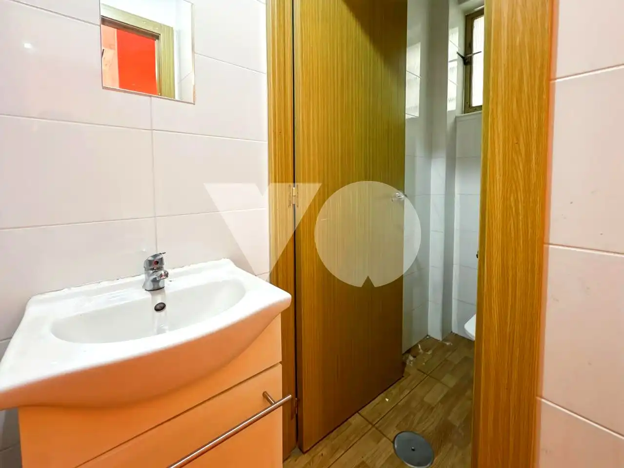 Baño de Local en venta en Madrid con Aire acondicionado