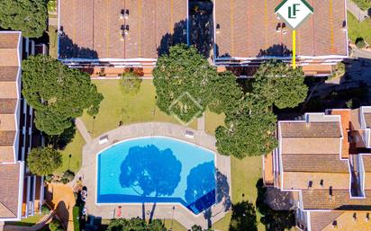 Außenansicht von Wohnung zum verkauf in Palafrugell mit Terrasse, Schwimmbad und Balkon