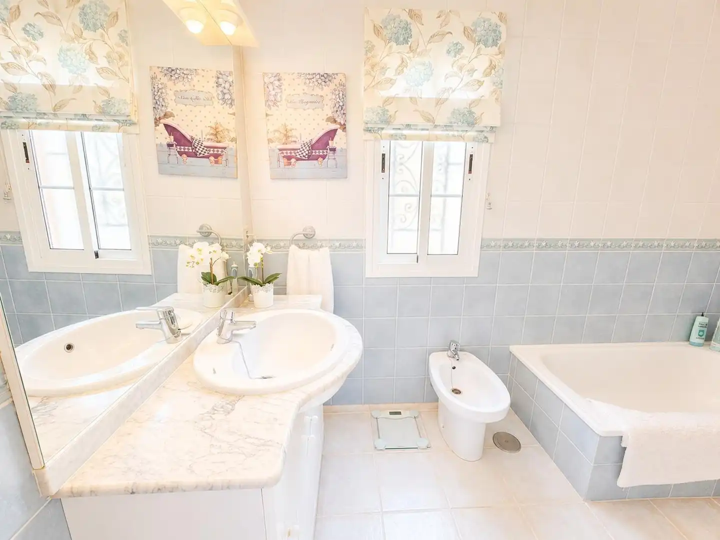 Badezimmer von Wohnungen zum Verkauf in Arona mit Privatgarten, Terrasse und Möbliert
