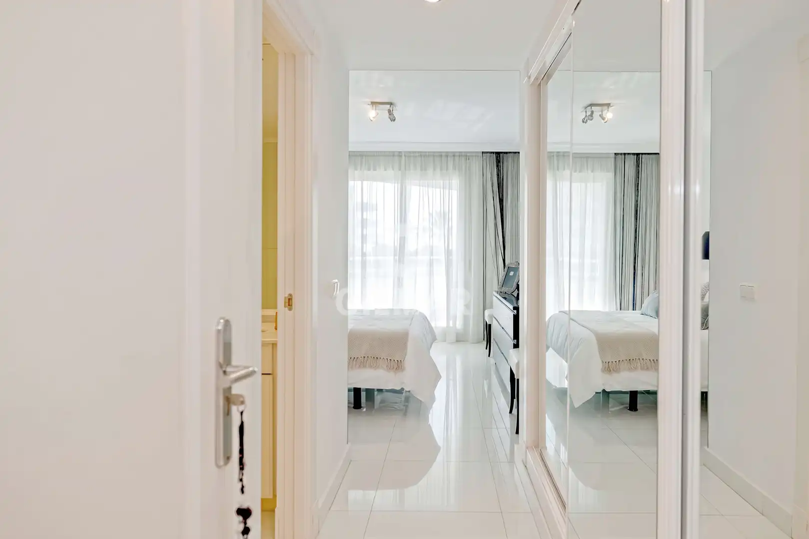 Dormitori de Apartament en venda en Marbella amb Calefacció, Jardí privat i Traster