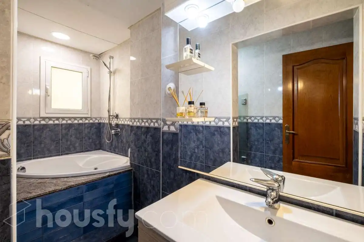 Baño de Piso en venta en Barcelona con Amueblado
