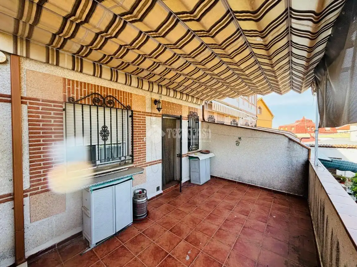 Terraza de Casa adosada en venta en Escalona con Aire acondicionado, Calefacción y Amueblado