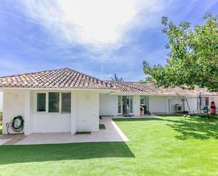 Vista exterior de Casa o xalet de lloguer en Benalmádena amb Aire condicionat, Terrassa i Piscina