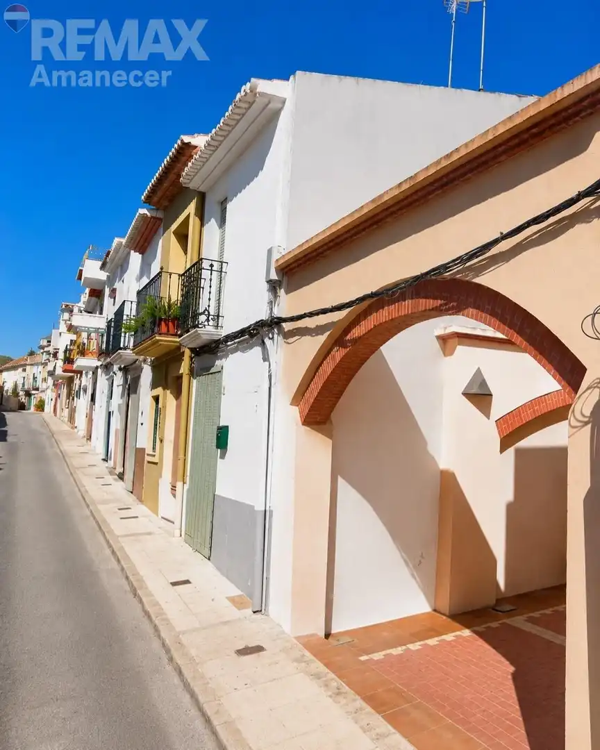 Vista exterior de Casa o xalet en venda en Teulada amb Terrassa