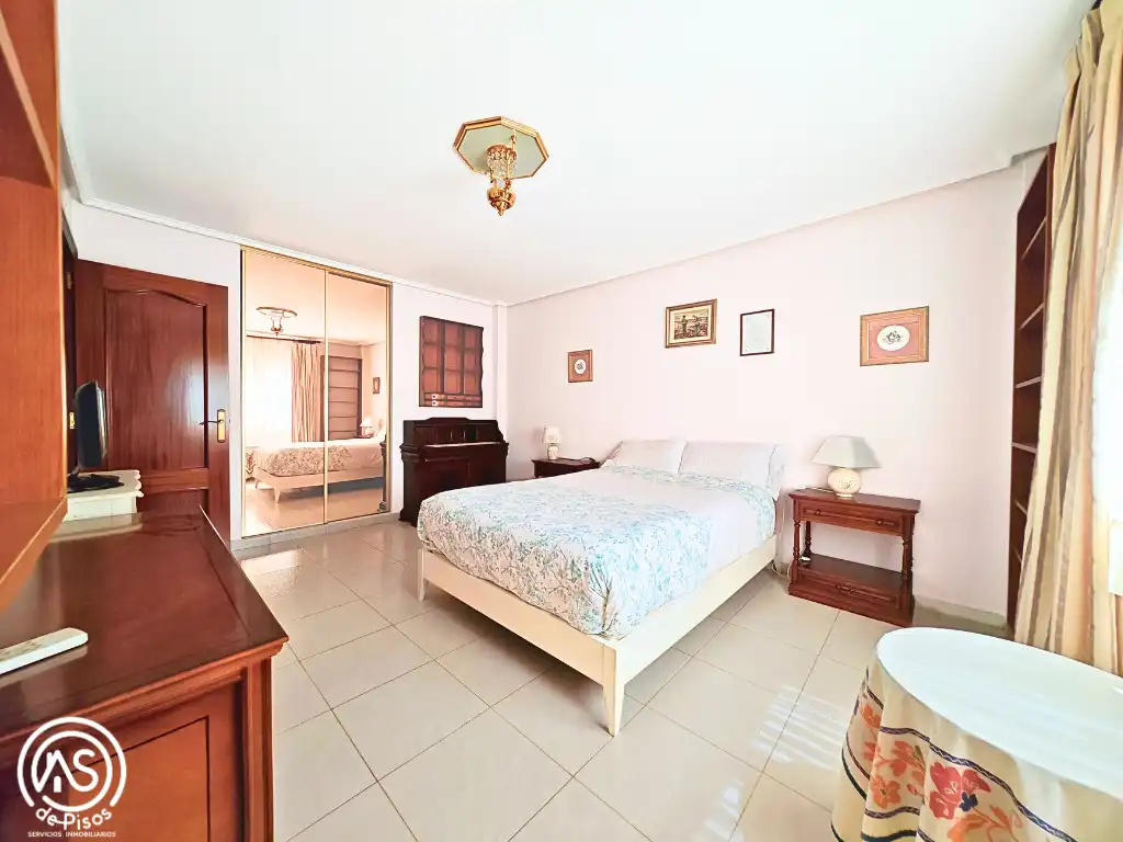Habitación de Piso en venta en Zaragoza con Aire acondicionado, Calefacción y Amueblado