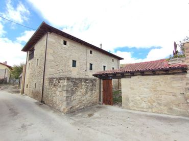 Casa con jardín en venta en Medina de Pomar