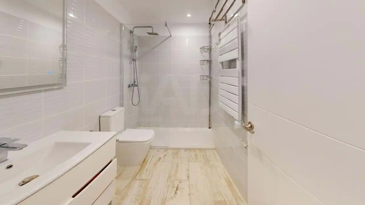 Bathroom of Flat for sale in Pollença  with Air Conditioner, Terrace and Swimming Pool