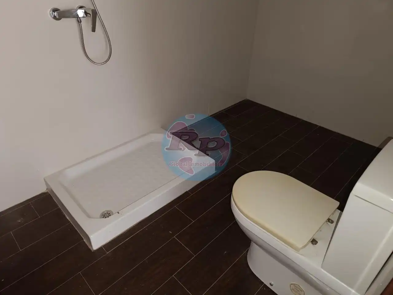 Baño de Casa o chalet en venta en Sariegos con Calefacción, Jardín privado y Parquet