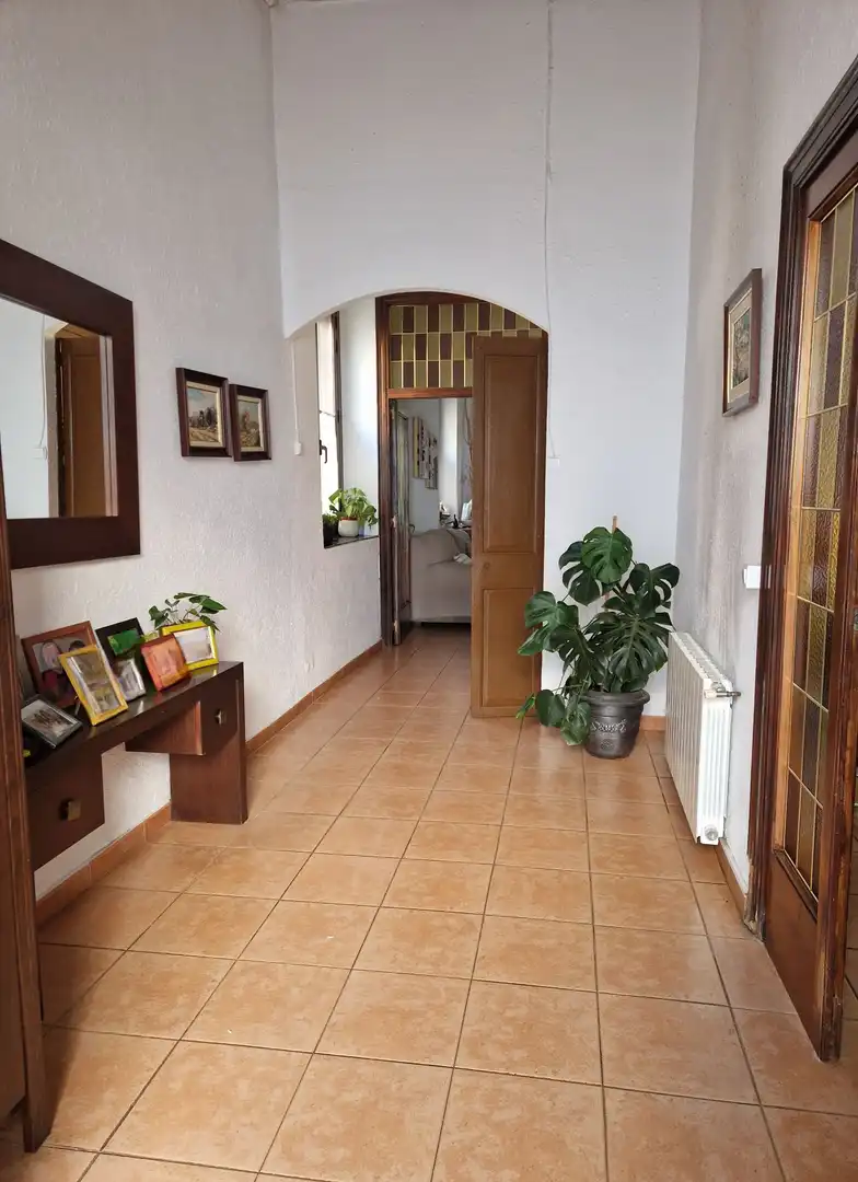 Maison rustique à vendre à Nucli Urbà
