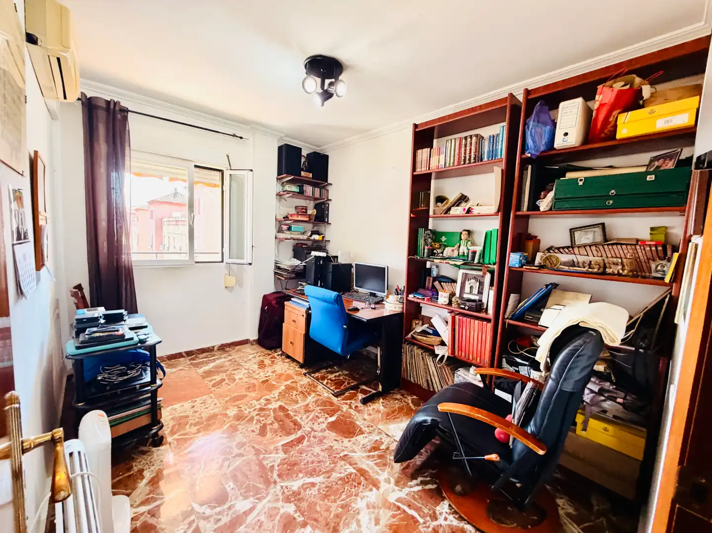 Living room of Flat for sale in Sevilla  with Air Conditioner and Terrace