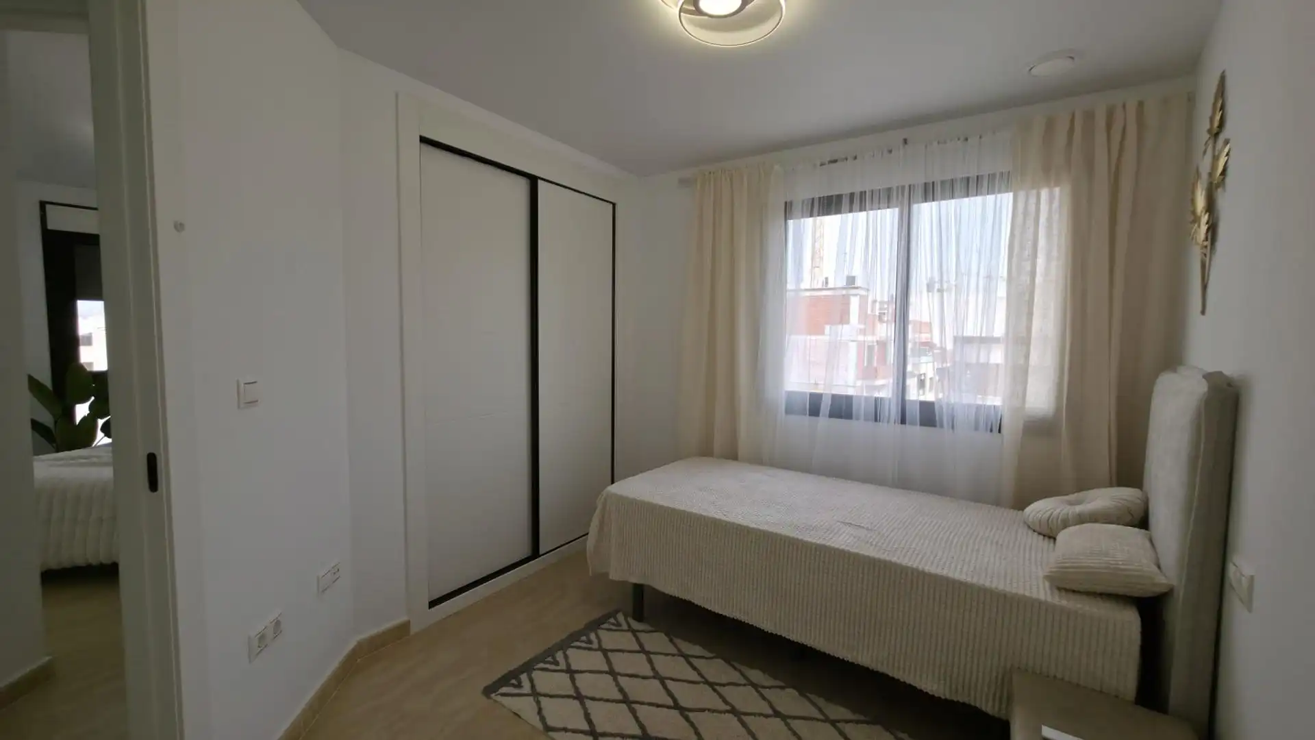 Habitación de Piso en venta en Torrevieja con Aire acondicionado y Amueblado