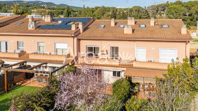 Casa-chalet en Venta en Calle de l'Alzina en Ametllareda