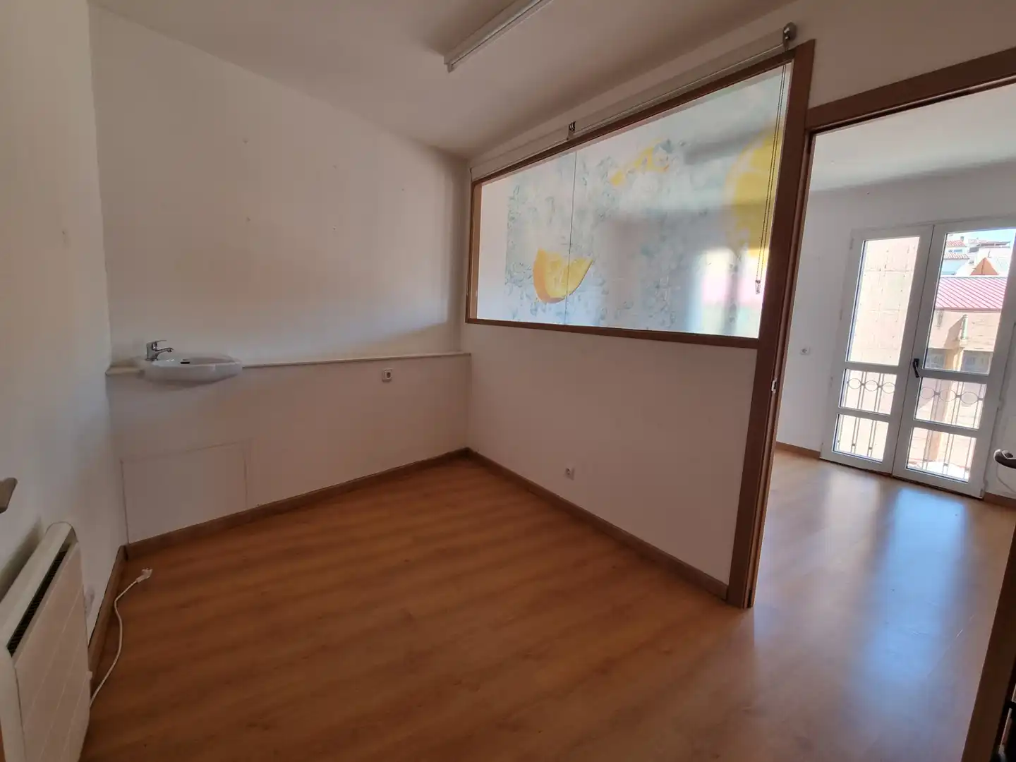 Büro zur Miete in Soria Capital  mit Heizung und Balkon