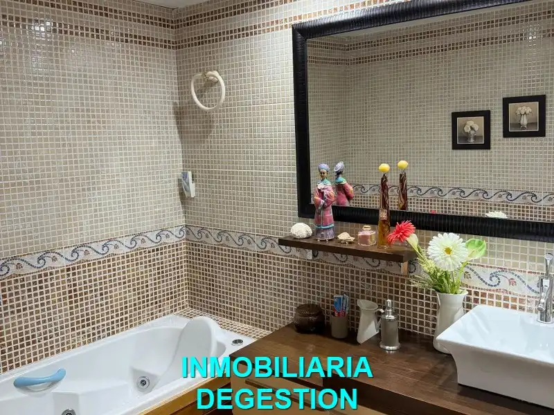 Bathroom of Detached homes for sale in Linares  with Air Conditioner, Heating and Swimming Pool