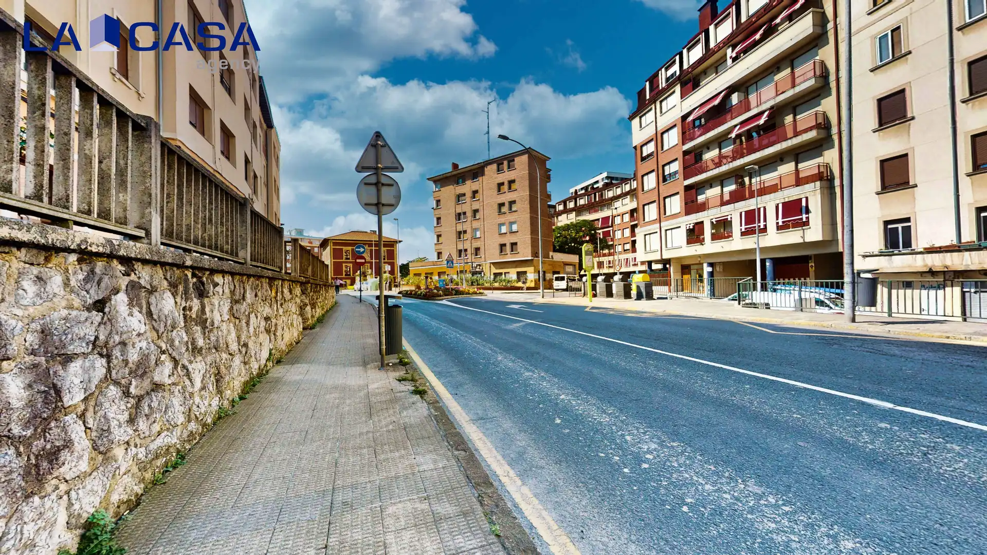 Vista exterior de Pis en venda en Barakaldo  amb Calefacció i Balcó