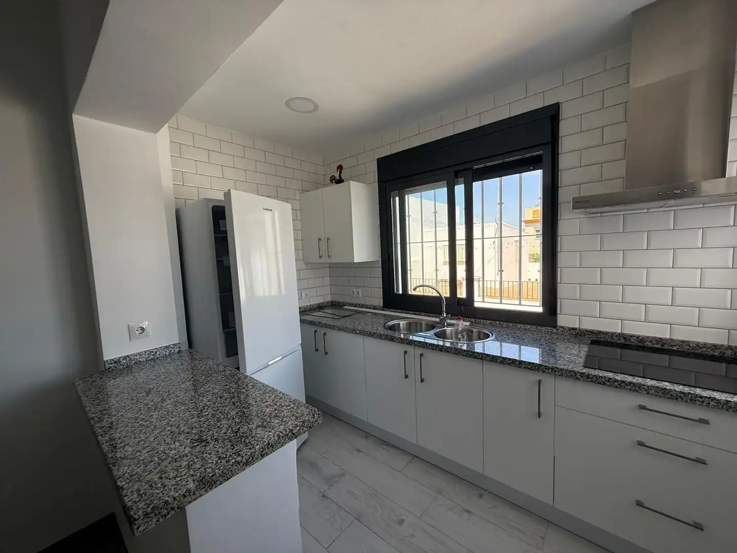Küche von Gebäude zum Verkauf in Utrera