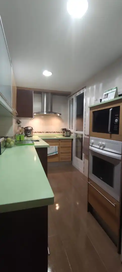 Flat with lift to rent in Avenida Barcelona