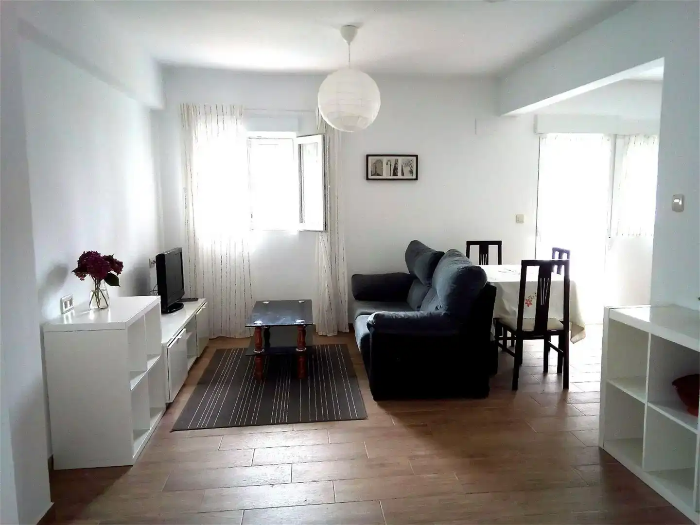 Sala d'estar de Planta baixa en venda en Abanto y Ciérvana-Abanto Zierbena amb Jardí privat, Traster i Moblat