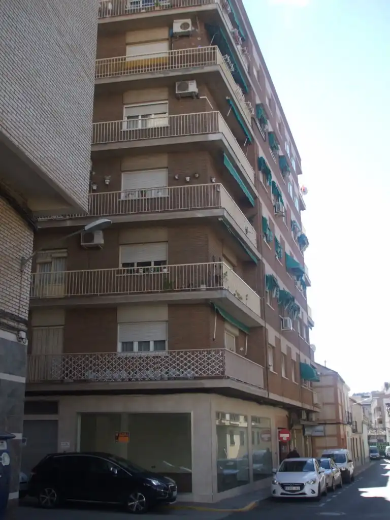 Vista exterior de Piso en venta en Valdepeñas con Trastero