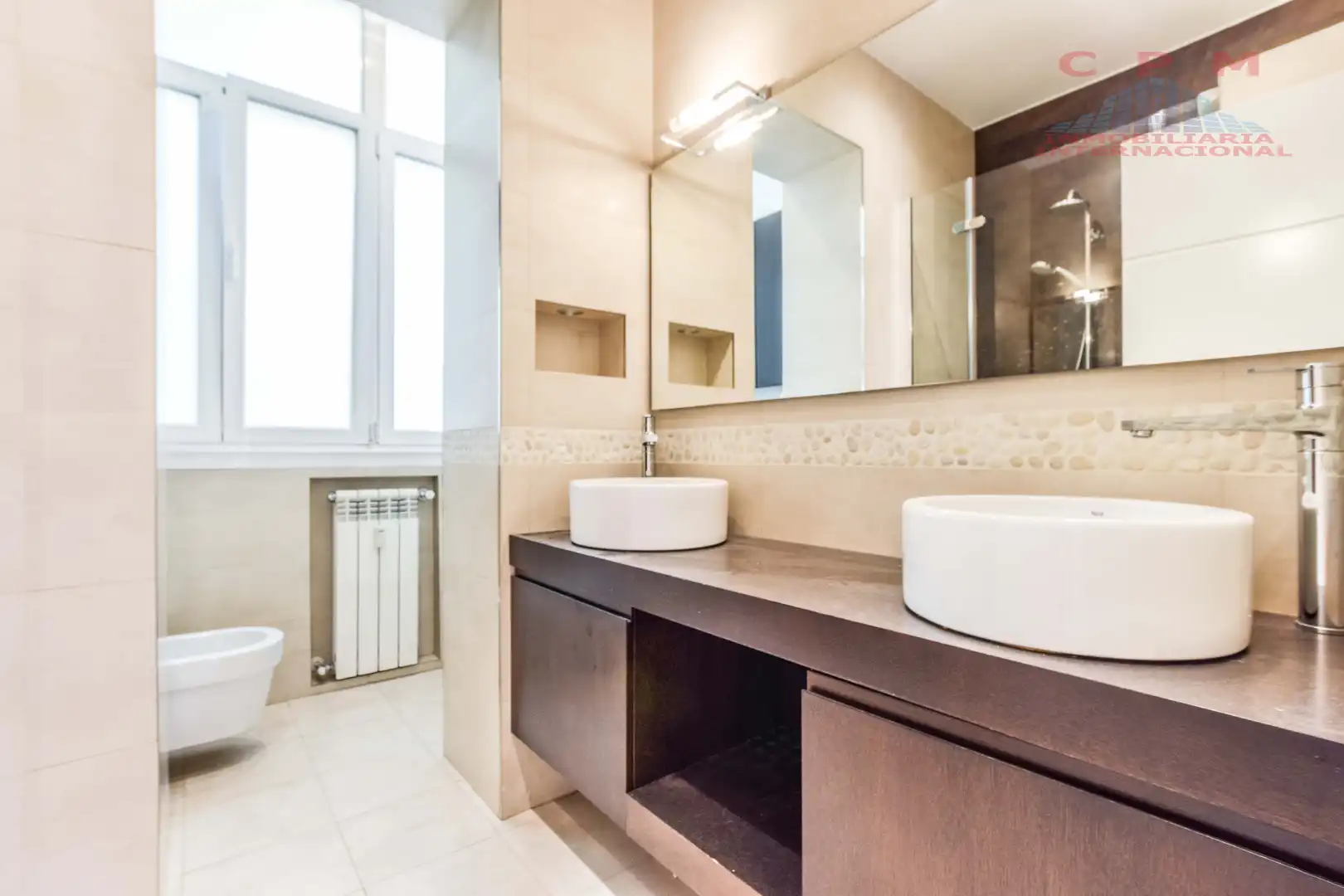 Bathroom of Flat for rent in Madrid  with Air Conditioner, Heating and Parquet flooring