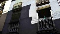 Vista exterior de Casa adosada en venda en Villafranca del Bierzo amb Calefacció, Jardí privat i Parquet