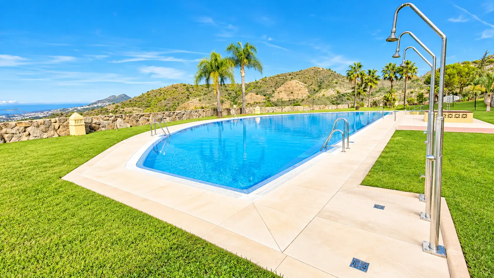 Piscina de Ático en venta en La Cala del Moral
