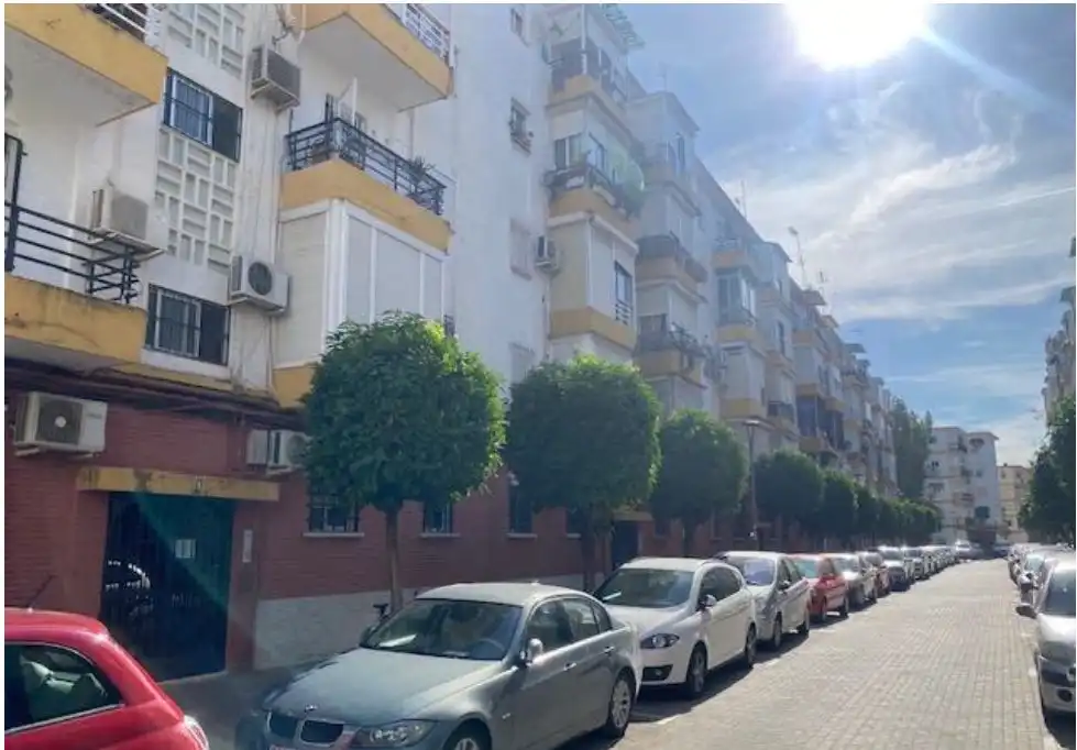 Flat for sale in Calle DOCTORES GONZALEZ MENESES, imagen 2