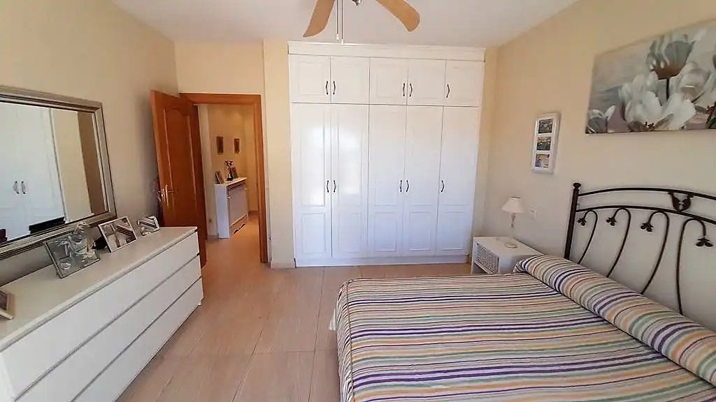 Habitación de Casa adosada en venta en Villalgordo del Júcar con Calefacción y Terraza