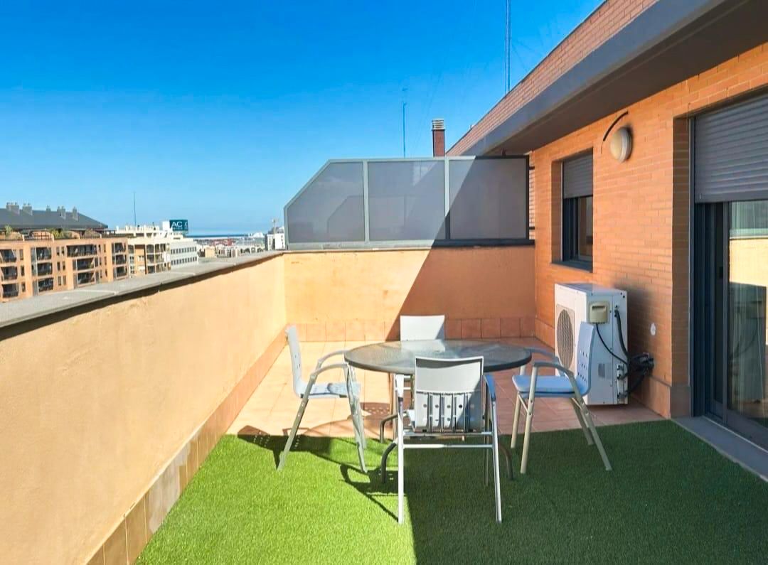 Terrassa de Àtic de lloguer en  Valencia Capital amb Aire condicionat, Calefacció i Parquet