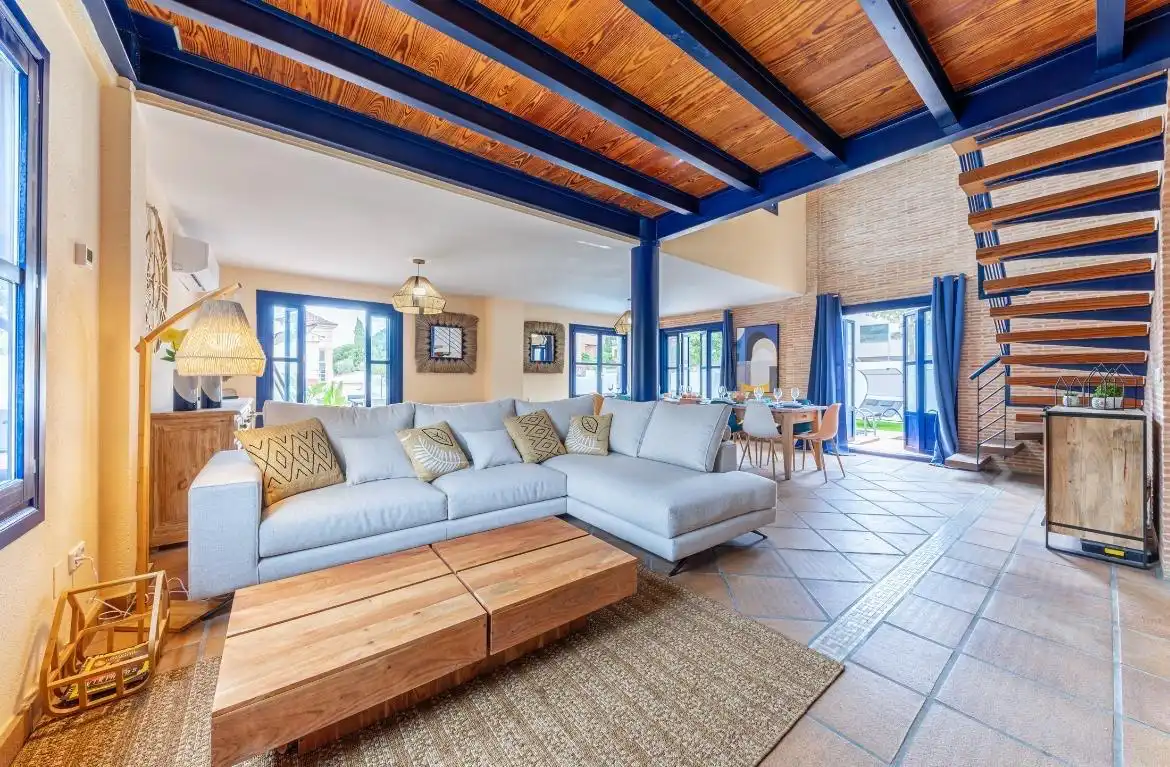 Sala d'estar de Casa o xalet en venda en Alicante / Alacant amb Jardí privat, Terrassa i Traster