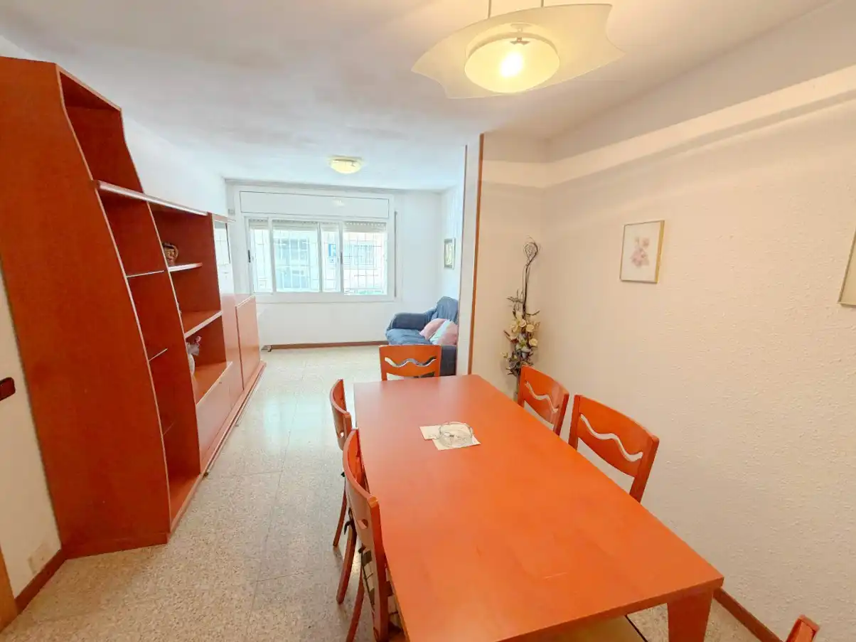 Vista exterior de Piso en venta en El Prat de Llobregat con Horno
