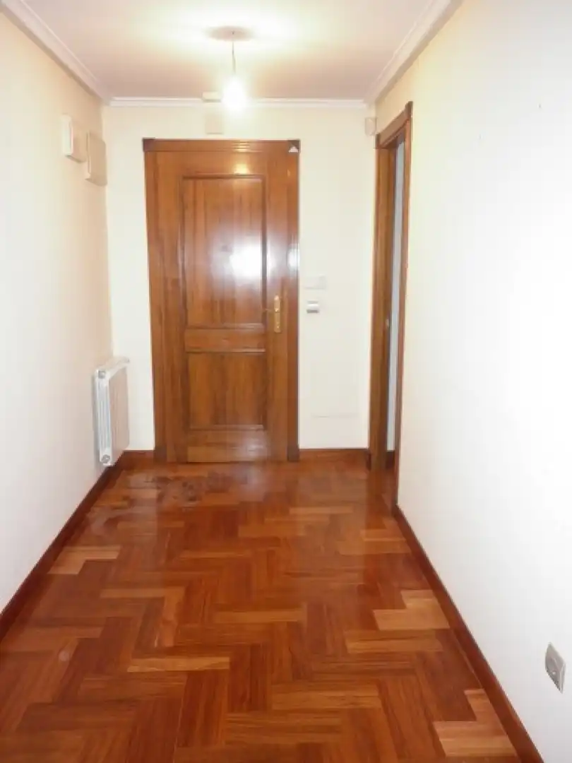Pis de lloguer en Oviedo  amb Calefacció i Parquet