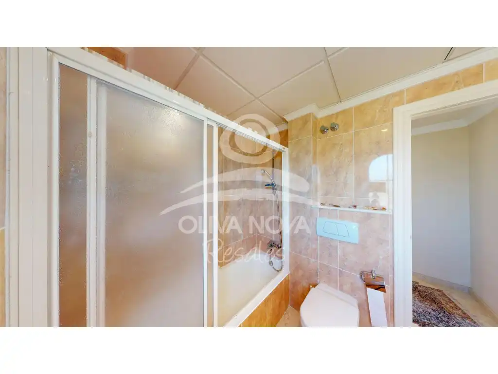 Bathroom of Attic for sale in Oliva  with Terrace, Swimming Pool and Furnished